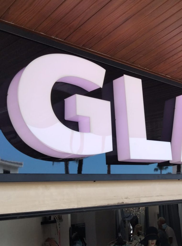 Letra G en corporea de metacrilato en tenerife