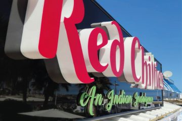 RED Chillies letras corporeas iluminadas