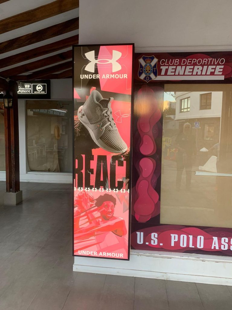 caja de luz roja under armour tenerife
