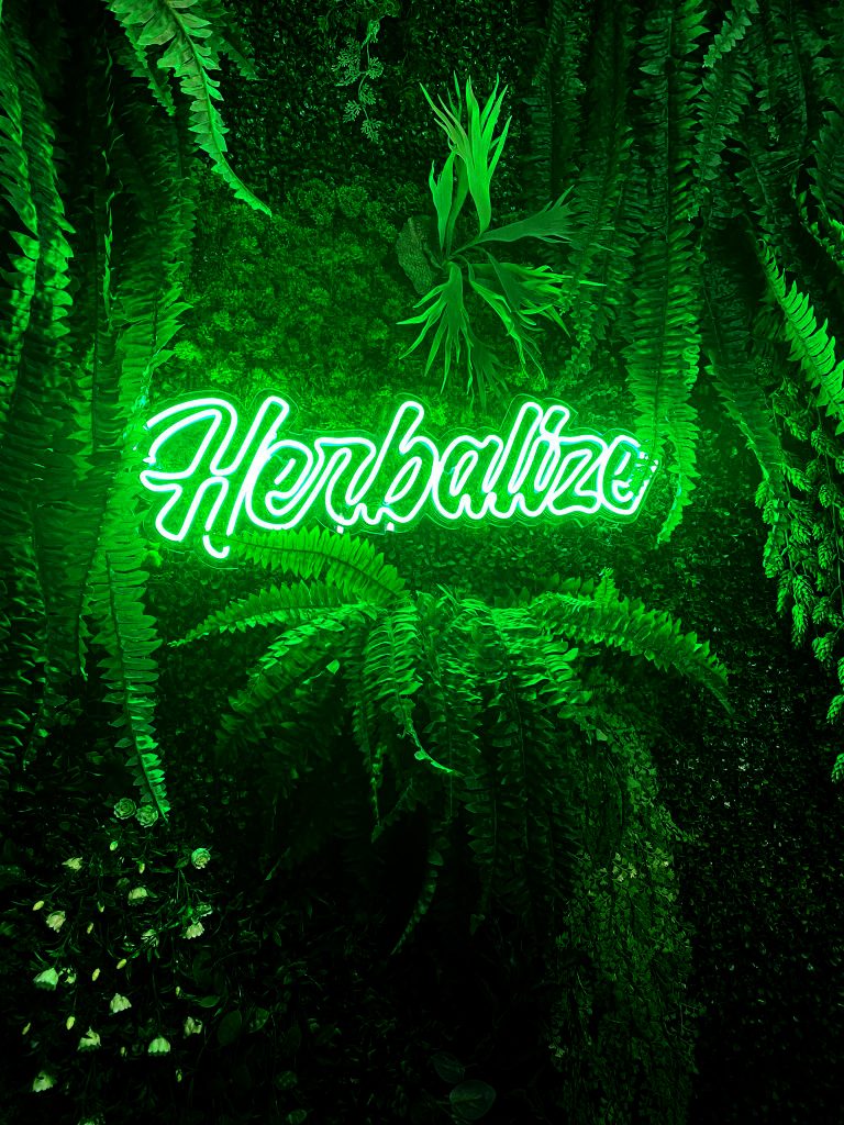 Herbalize NeonFlex en tenerife sobre Jardin Vertical