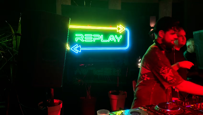 NeonFlex en AfterParty en Tenerife "Replay" junto a djs