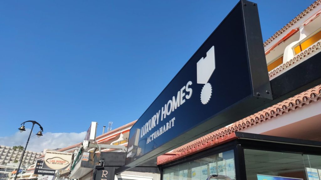 Corporeas Metacrilato de 1cm en letrero en tenerife