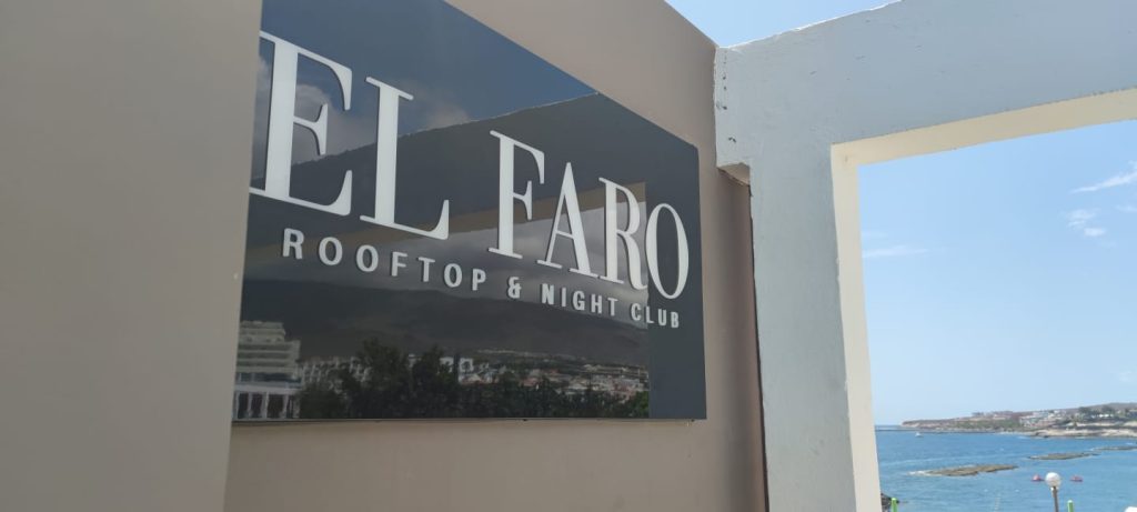 Cartel exterior en dibon negro brillante