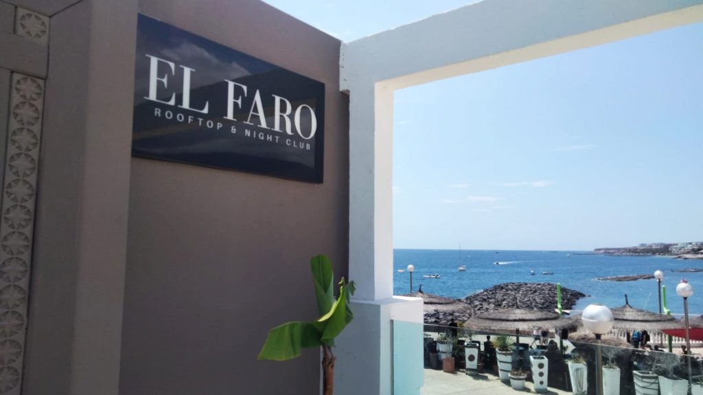 El Faro rooftop letrero publicitario