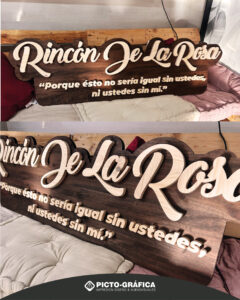 Letrero de Madera con fondo oscuro y letras en amdera clara para Rincon de la rosa en tenerife
