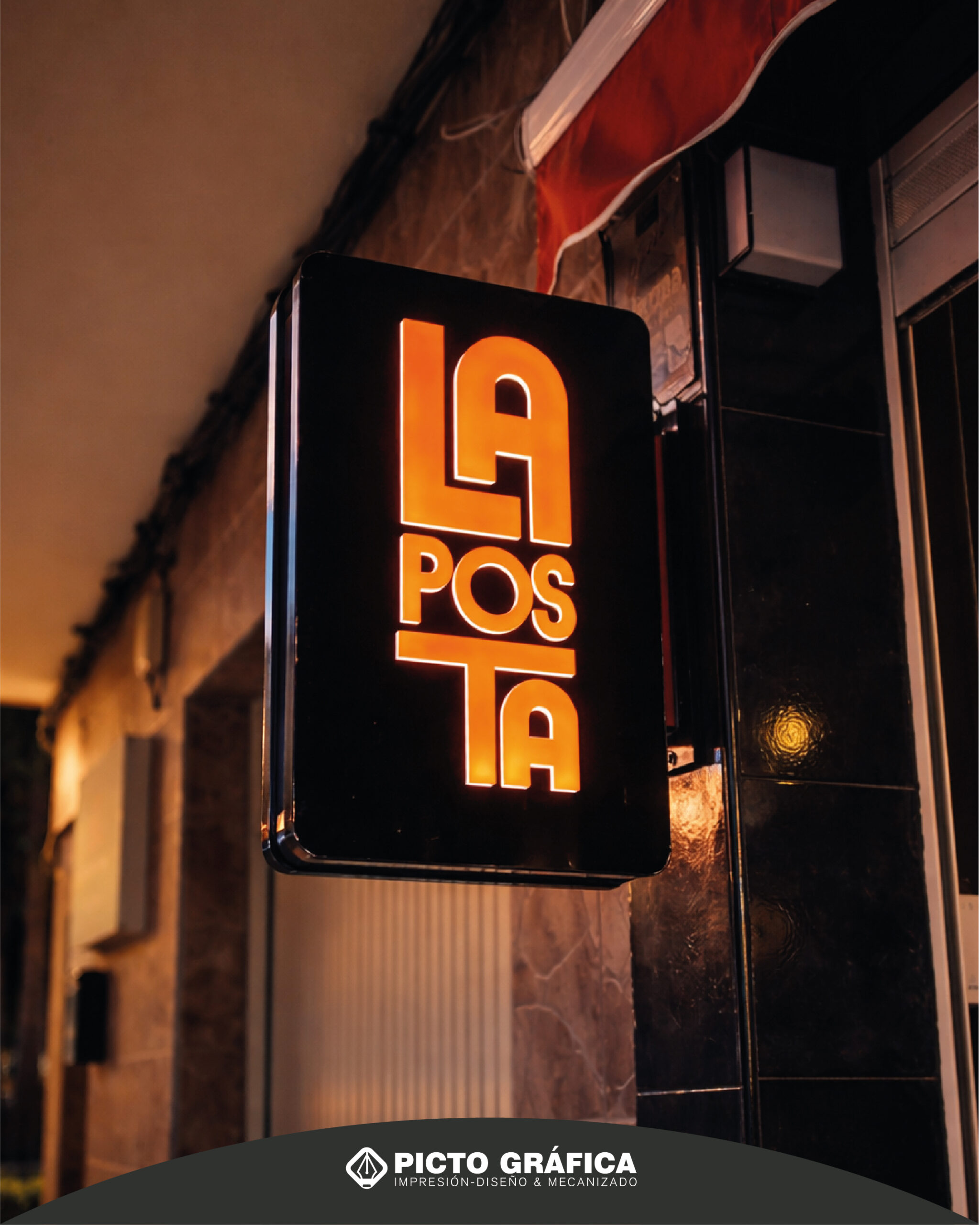 señalética exterior tipo bandera para restaurante en Tenerife